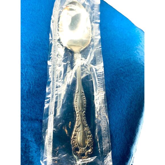 Oneida Rogers 1881 Teaspoon Victorian Classic Silverplate 6 Inch Vintage 1980s - Picture 3 of 10